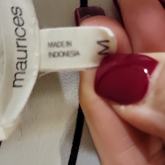 Maurices White Striped Button-Up Shirt - Picture 4 of 5